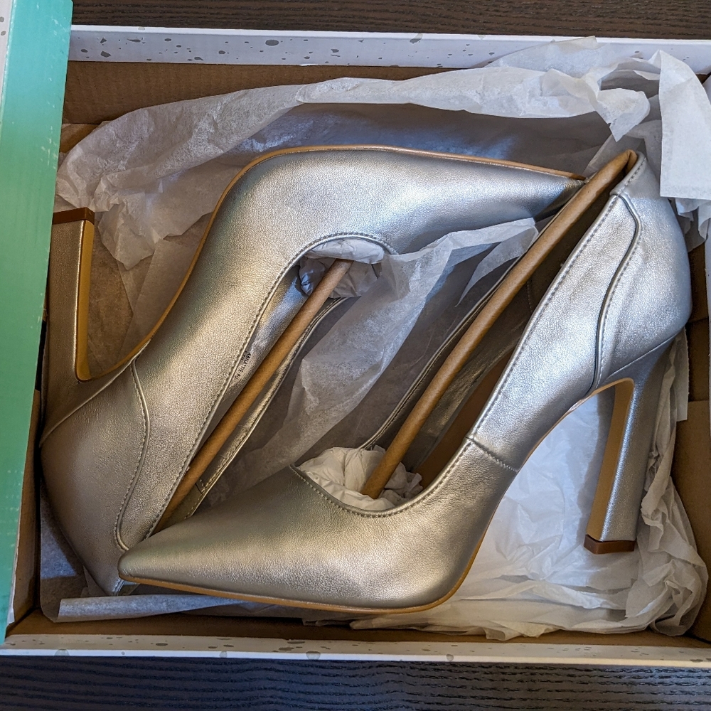 Silver Shoes. Abound. 6.5 size